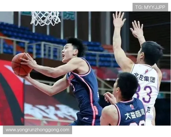 深圳篮球队的极速风暴:探索他们的快攻战术与团队协作 深圳篮球队的极速风暴:探索他们的快攻战术与团队协作