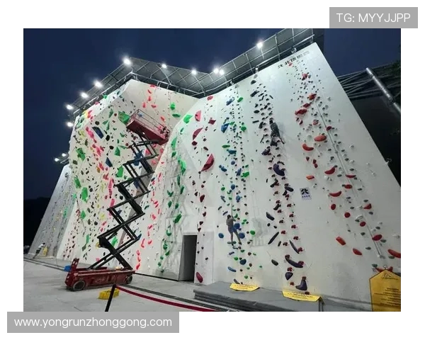 重庆攀岩队以71分稳居攀岩联赛积分榜首位展现强大实力